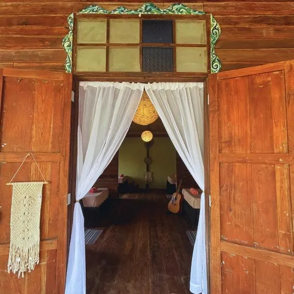 Sanctuary Hostel - Art & Adventure, отель в городе Ланта-Яй