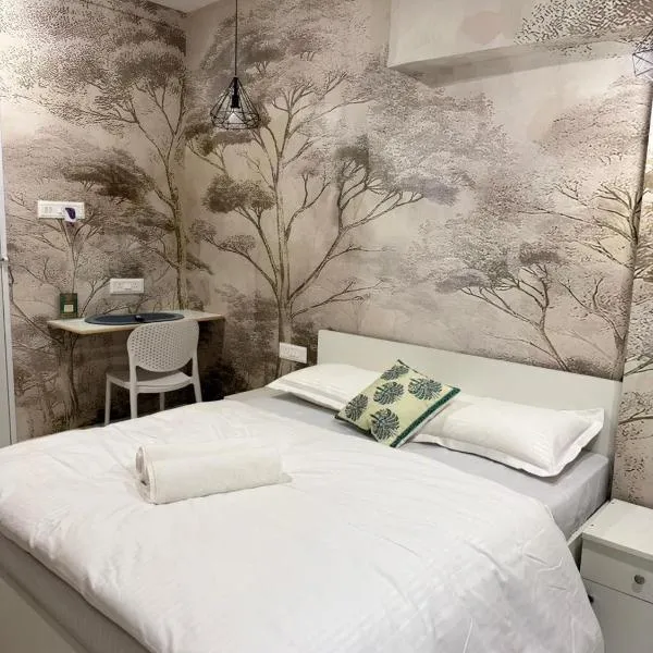 Private Studio Apartments by Abhibha Stays in Central Koregaon Park, hotel v destinaci Puné