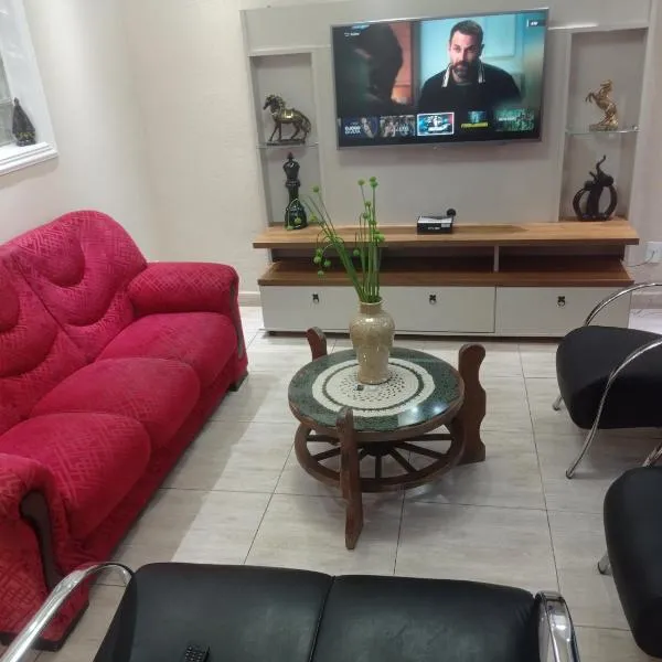 Casa Alto Padrão px ao Centro, hotel in Lavras