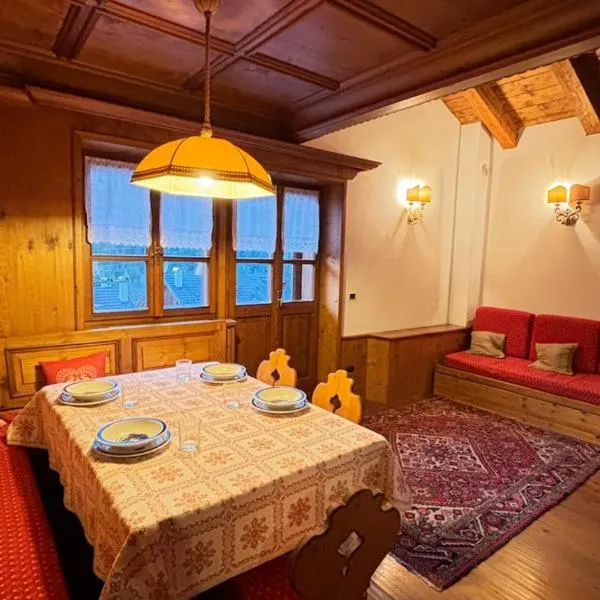 Mansarda Ca Geranei – hotel w mieście San Vito di Cadore