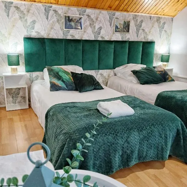 KRK stop, hotel en Cholerzyn