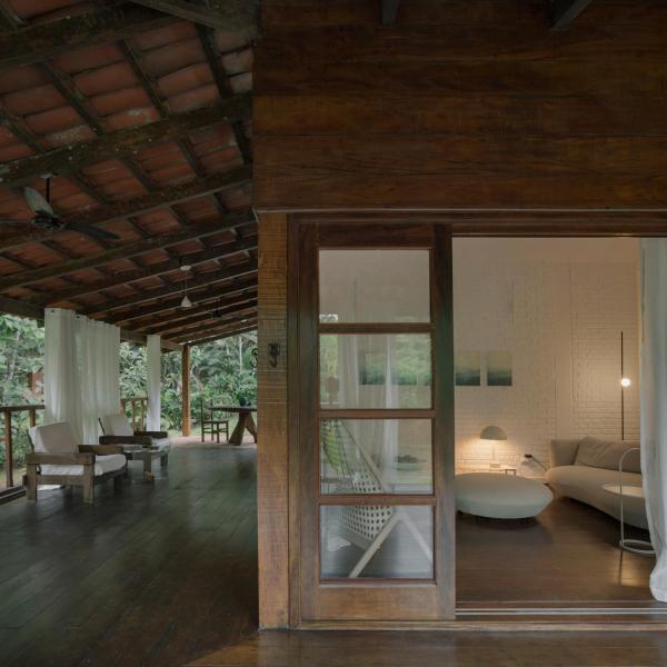 MIRA - Casa Varanda - design, cachoeira, ofurô, 5 minutos do mar