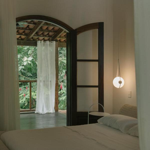 MIRA - Casa Varanda - design, cachoeira, ofurô, 5 minutos do mar - Foto 2