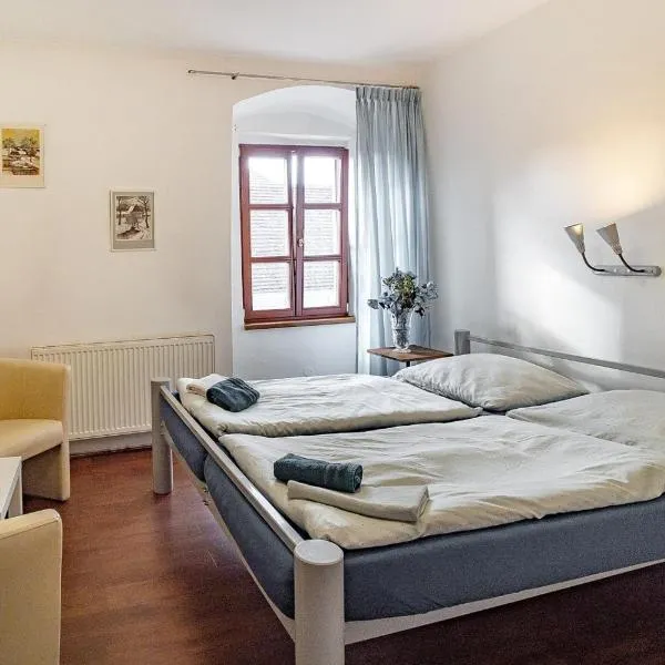 Hotel Na Velké hospodě، فندق في Sedlice