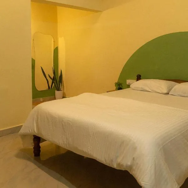 Roots by Revibe, hotel in Gokarna