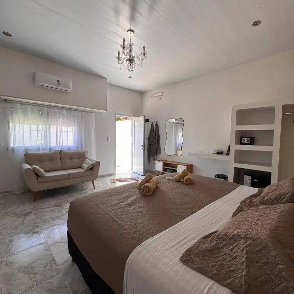 Águila Blanca Cañuelas, hotelli kohteessa Cañuelas