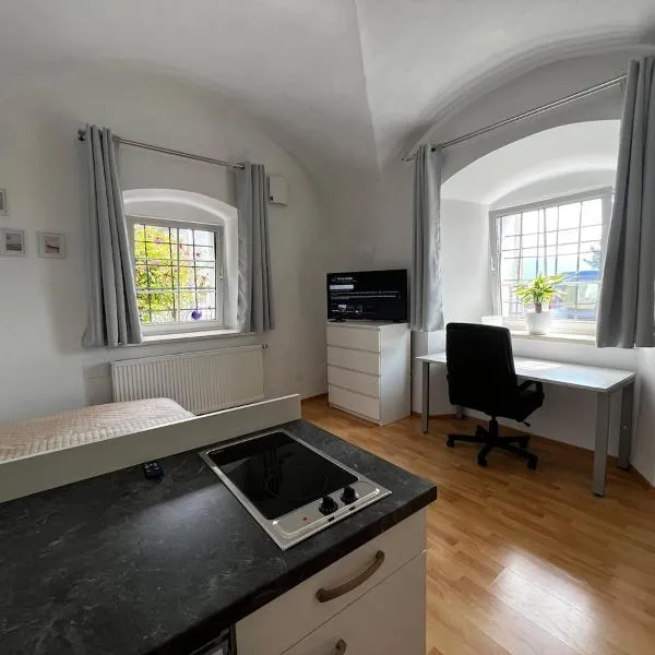 Yellow House Apartments - Top 2, хотел в Щайр