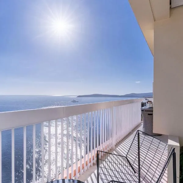 Luxury Top Floor Sea View Downtown Cap d'Ail, hotel sa Cap d'Ail