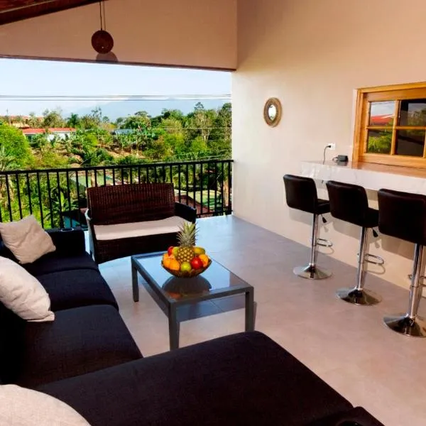 Blu House Nature & Tours, hotel in Chachagua