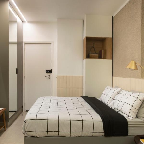 Lindo apartamento no coração de Ipanema a poucos metros da praia com restaurantes supermercados e um vasto comércio localizado entre as estações de metro Nossa Senhora da Paz e General Osório - Foto 2