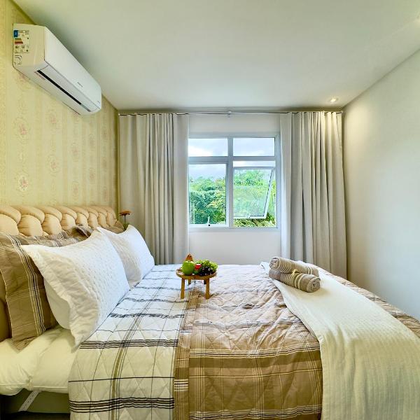 Apto a 10 min da Vila Germânica, dois quartos, salas de estar e jantar, cozinha completa, sacada com churrasqueira, Wi-Fi, Piscina, academia, mercadinho 24 horas e Vaga de garagem - Foto 2