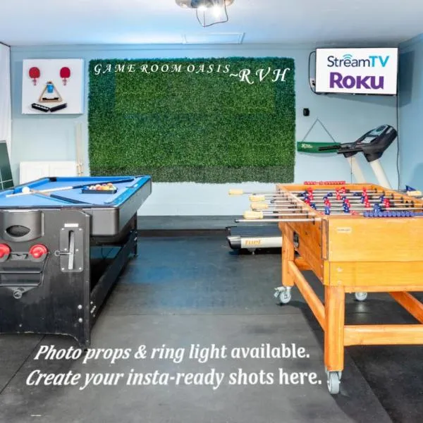 Ultimate Game Room Oasis for 12 - Private Patio - BBQ - 2 Kings - 6 TVs - Full-Body Massage Chair, ξενοδοχείο σε Ντάλας
