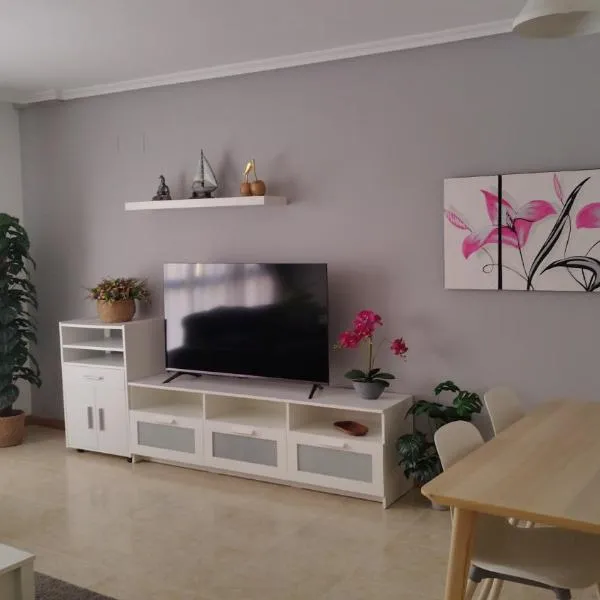 Apartamento muy bonito cerca de la Universidad โรงแรมในกัสเตญองเดลาปลานา