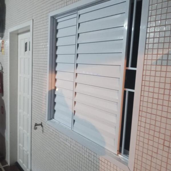 Apartamento Kitnet Completa - Mar Grosso - 400m da praia - Laguna SC - Condomínio Celina