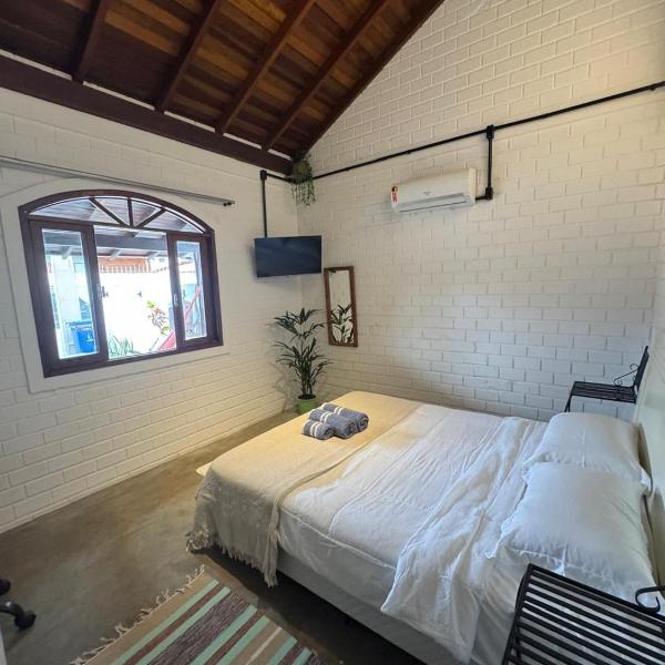 Quarto Campeche, lindo, amplo e a 50m da praia do Campeche