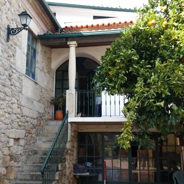 Nossa Casa na Aldeia, hotel in Figueiredo das Donas