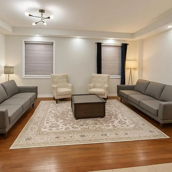 Brampton में, होटल Spacious Brampton 4BR Upper Home