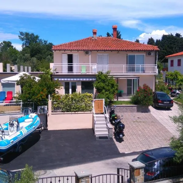 Apartments Pronavtik, viešbutis mieste Piran