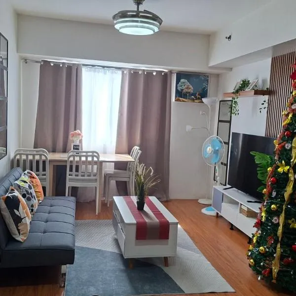 Family Haven Serin West Tagaytay - 6 Pax - Taal View - Full Kitchen - FAST Wi-Fi, Hotel in Tagaytay