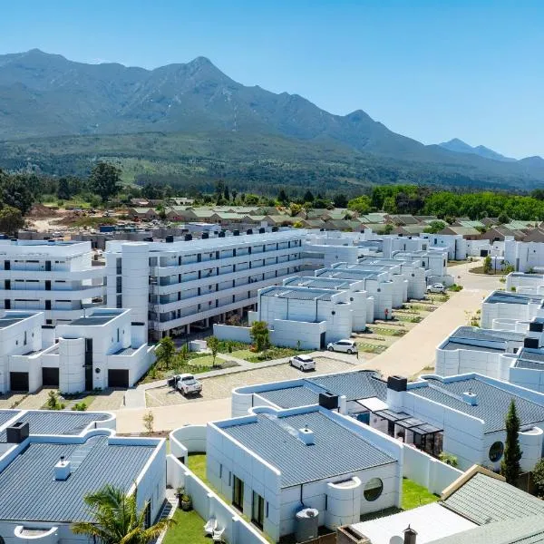 Timber and Tides, hotel i George