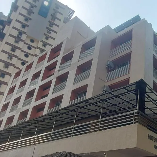 SATVIK STAy، فندق في نافي مومباي