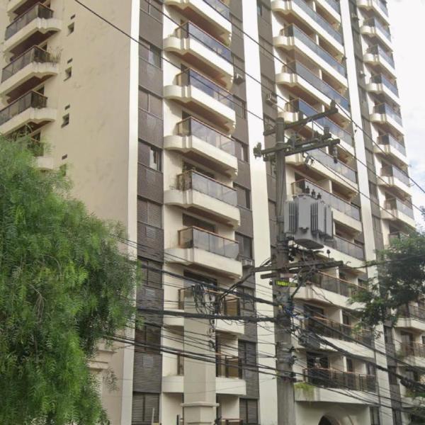 Flat Rua Haddock Lobo 867 com 2 Quartos e Sacada e Enxoval
