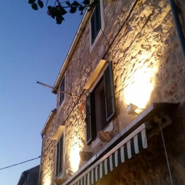 Buena Vis-ta Apartments with the Sea View, hotell sihtkohas Vis