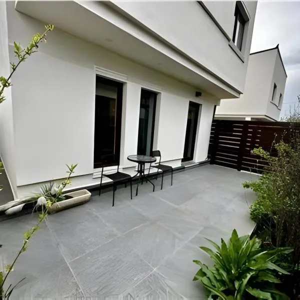 Complex Casa Buna Vestire, Hotel in Ploieşti