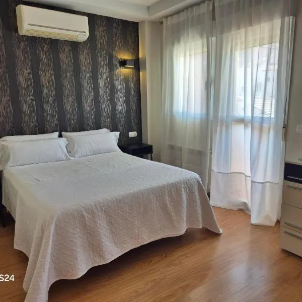 APARTAMENTOS SANTA JULIANA, khách sạn ở Madrid