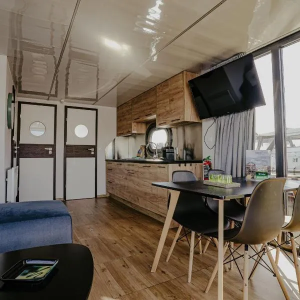 Holiday Home Campi 400 by Interhome, hotel in Uitgeest