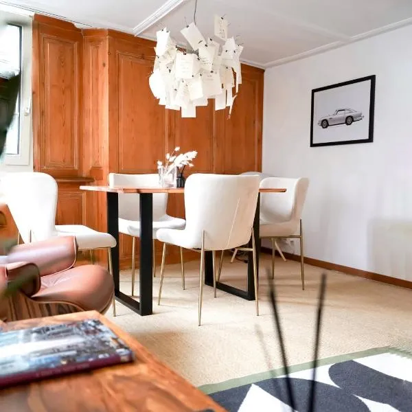 Charming Historical Apartment in Zurich City Center Oldtown, hotel in Zürich