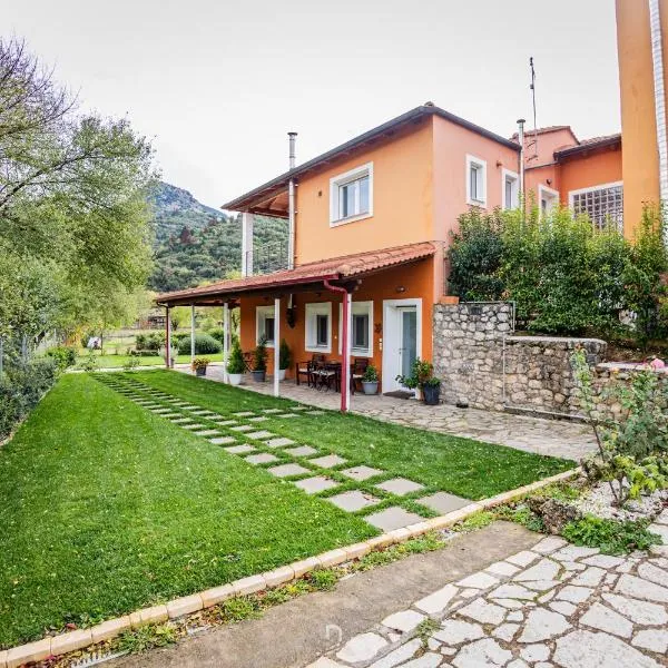 Αγροικία Mυλόδεση โรงแรมในกาลาวริตา