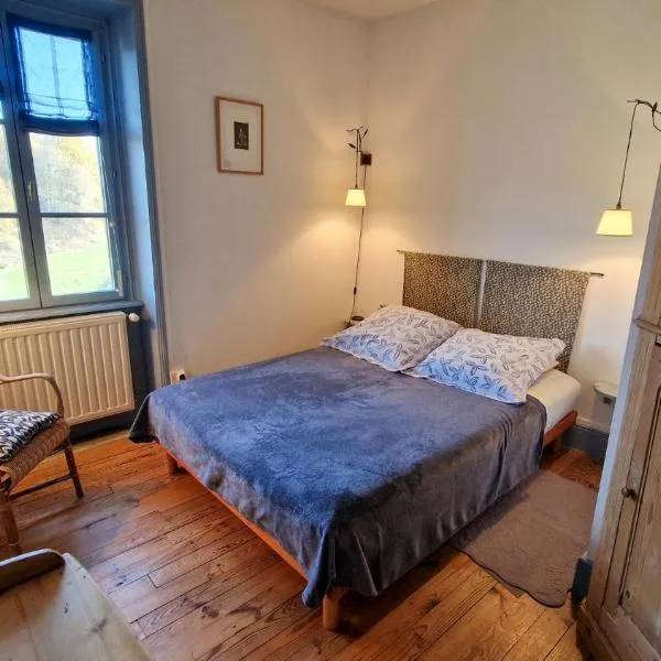 Chambres d'hôtes La Marche des Bois, hotel di Crocq