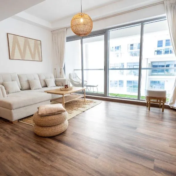 Tula Thaara Duplex with Private Beach and Pool in Al Marjan Island, hotel in Ras al Khaimah