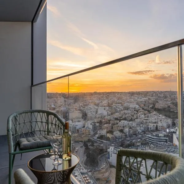 21st Floor Sunset Apartment - Mercury Tower with Pool Access by Stays Uniq, Hotel in St Julian's
