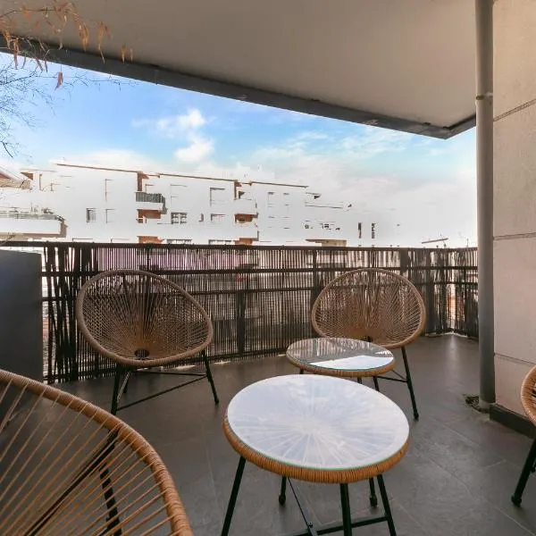 Bright & Chill - Terrasse - À 7 min Gare Massy TGV, hotel a Massy