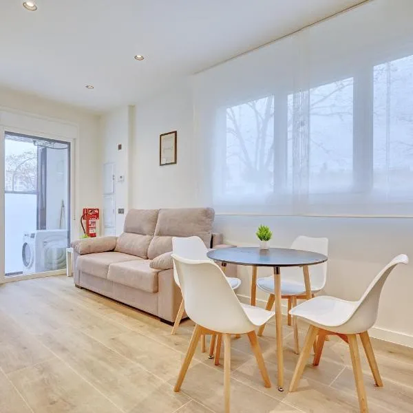 Apartamentos Jorgito by Clabao: Pamplona şehrinde bir otel