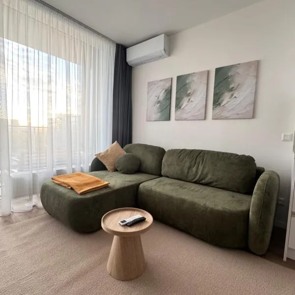 Fresh Apartment & Parking โรงแรมในTrnávka