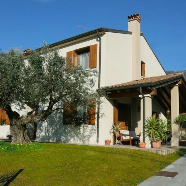 Maryhouse, hotel en Borso del Grappa