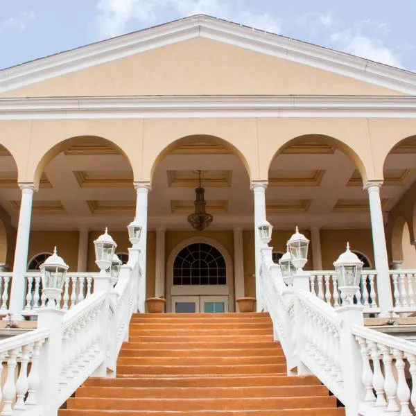 Chateau Suites, hotel a Norristown