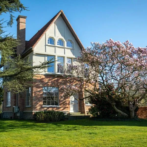 Oostkamp में, होटल Villa Magnolia B&B