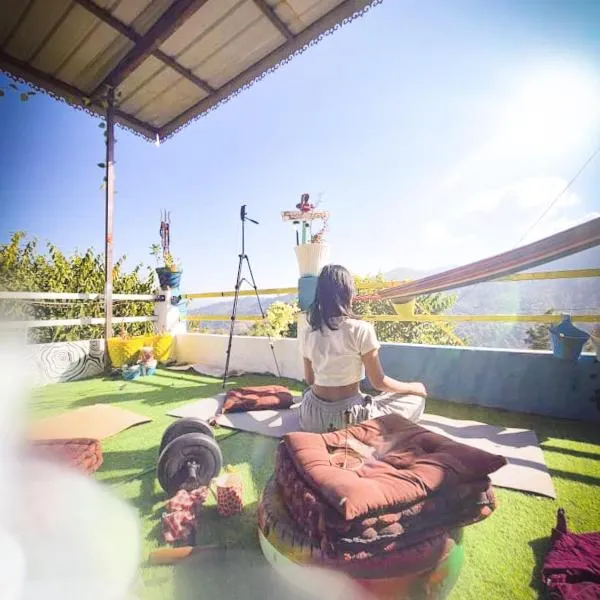 The Rawscape hostel, ξενοδοχείο σε Kausani