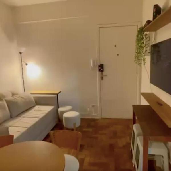 Apartamento - 50 metros da praia