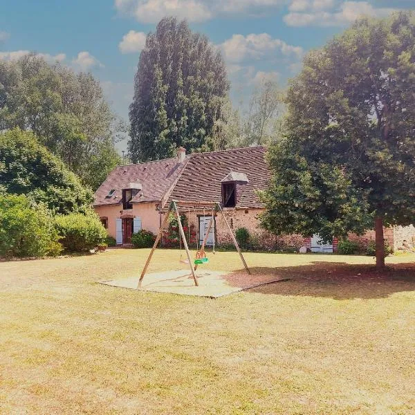 Gîte chaleureux dans un ancien corps de ferme avec wifi, cheminée et grand jardin à Châteaudun - FR-1-581-71, hotel v destinaci Chateaudun