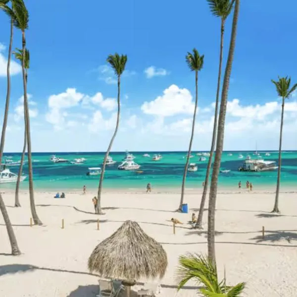 PLAZA DUCASSI-SUITES AND STUDIOS- playa LOS CORALES, hotel v destinaci Punta Cana