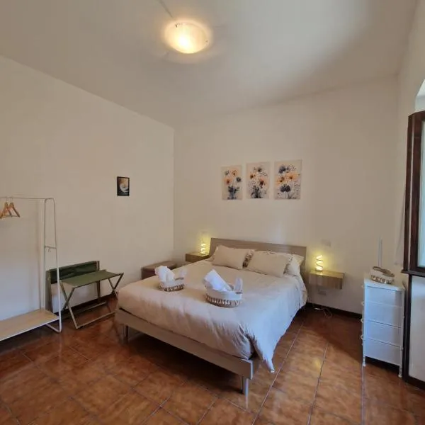 Daisy, Loggiadeifiori - cozy apartment in como, hotel em Como