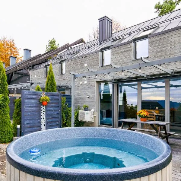 Słoneczny Chełm - Apartamenty w górach, Prywatna sauna jacuzzi balia w cenie, Spa, Grill, Stok narciarski Myślenice, Ścieżki rowerowe, Rzeka Raba, Widok na Tatry, hotel in Myślenice