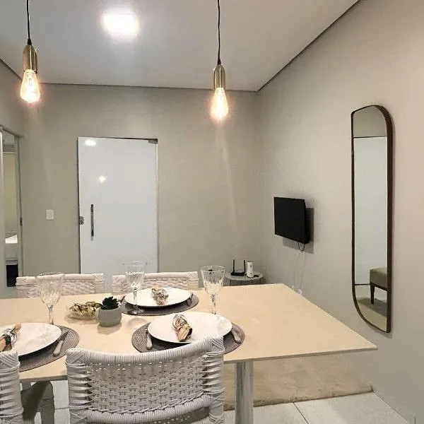 Casa 01 - Casa com 2 quartos, próximo a rodoviária e aeroporto, hotel in Palmas