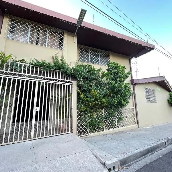 Mountain View Hostel, ξενοδοχείο σε Σάντα Άνα