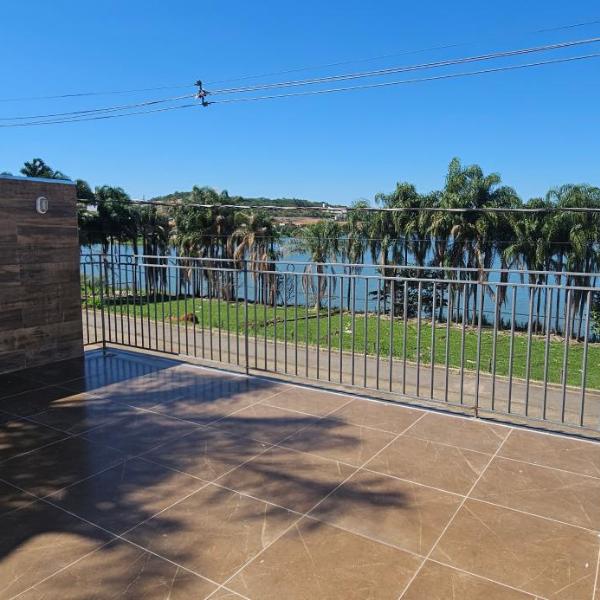 Casa em frente ao lago - 2